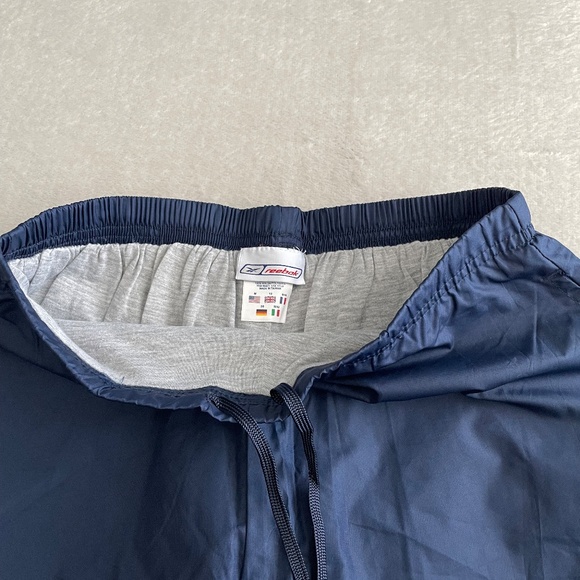 Reebok Vintage Men’s Track Windbreaker Pants Ankle Zippers Size Medium Navy Blue - Picture 10 of 12